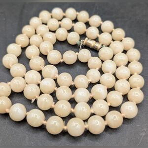 Vintage Hand Knotted 30 Inch Les Bernard Inc Cream Swirled Glass Bead Necklace